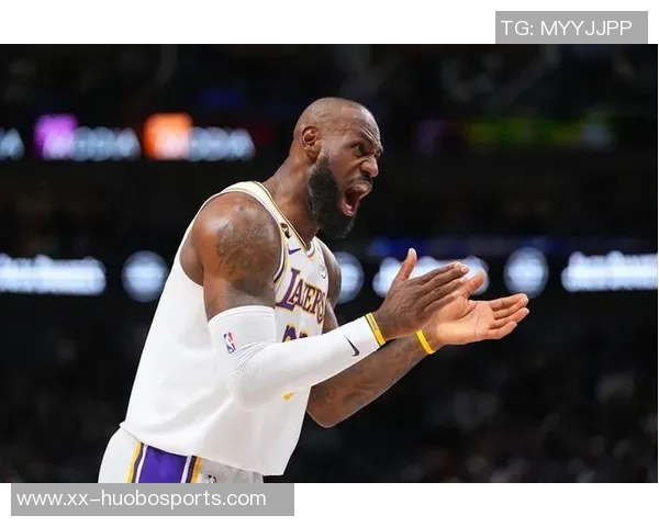 夸梅坚定认为詹姆斯无论何时都应首发即使年迈依旧不可动摇